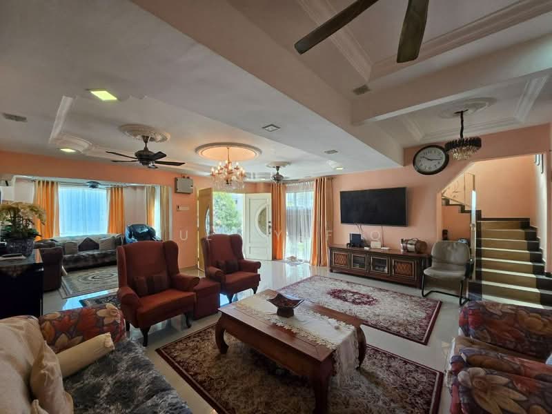 Rumah Teres 2 Tingkat untuk Dijual di Taman Equine (Seri Kembangan) - Zul Syafiq - Living Room - PropertyGuru.com.my