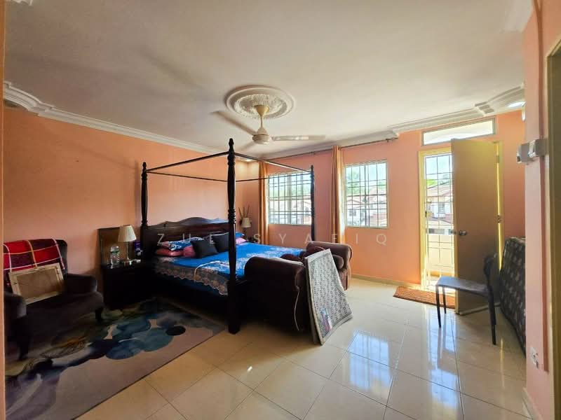 Rumah Teres 2 Tingkat untuk Dijual di Taman Equine (Seri Kembangan) - Zul Syafiq - Bedroom - PropertyGuru.com.my