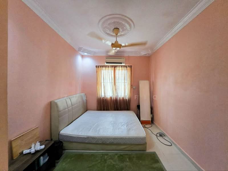 Rumah Teres 2 Tingkat untuk Dijual di Taman Equine (Seri Kembangan) - Zul Syafiq - Bedroom - PropertyGuru.com.my