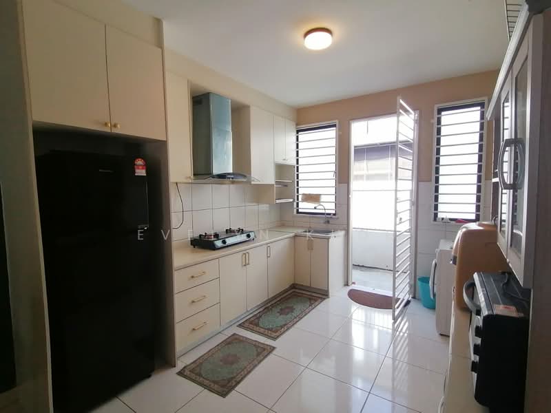 2-storey Terraced House for Sale in Rawang (Selangor) - Evelyn Khoo - Kitchen - PropertyGuru.com.my