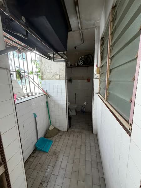 Flat for Sale at Taman Daya - Jalan Bertam 1, 10 and 16 - Agnes Boo - Bathroom - PropertyGuru.com.my