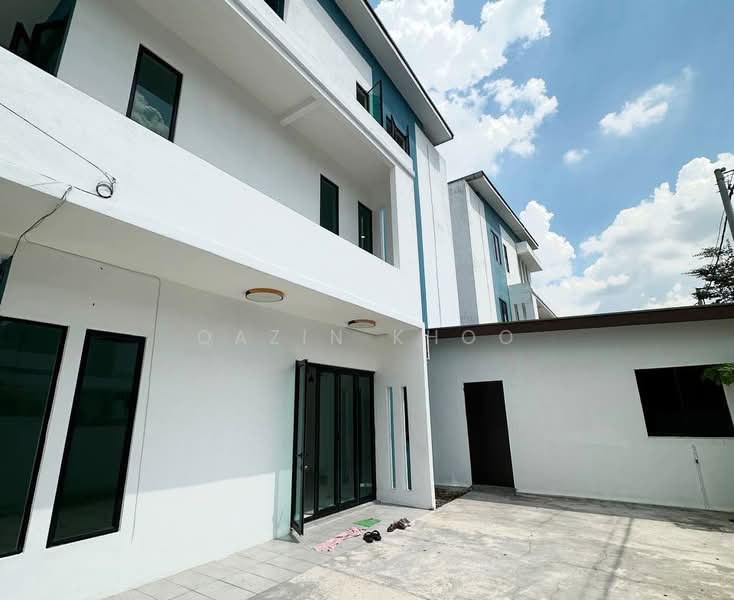 Semi-Detached House for Sale in Taman Wing Onn (Ipoh) - Qazin Khoo - Exterior - PropertyGuru.com.my