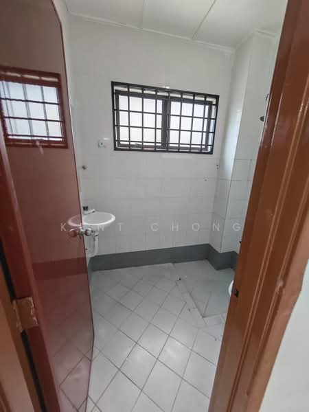 2-storey Terraced House for Rent in Desa Kasia (Nilai) - Kent Chong - Bathroom - PropertyGuru.com.my