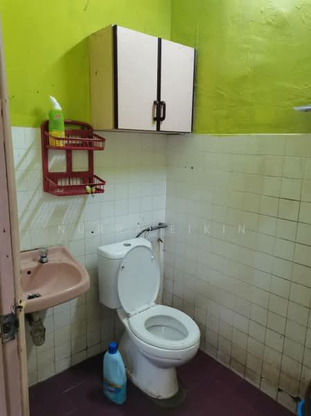 1-storey Terraced House for Sale in Kajang (Selangor) - Nurra Eikin - Bathroom - PropertyGuru.com.my