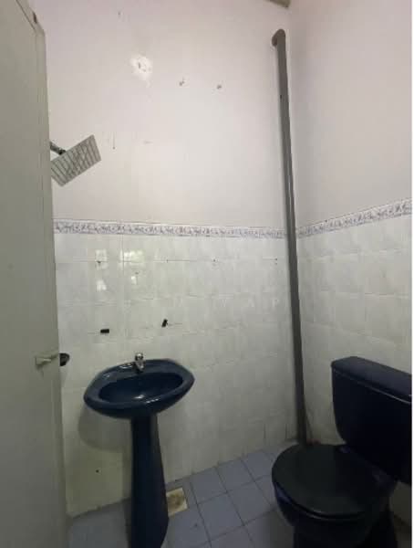 1-storey Terraced House for Sale in Air Putih (Kuantan) - Jyn Yap - Bathroom - PropertyGuru.com.my