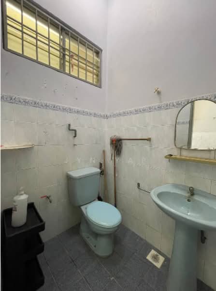 1-storey Terraced House for Sale in Air Putih (Kuantan) - Jyn Yap - Bathroom - PropertyGuru.com.my