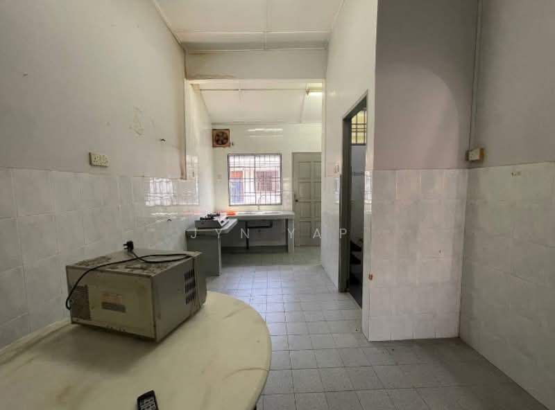 1-storey Terraced House for Sale in Air Putih (Kuantan) - Jyn Yap - Kitchen - PropertyGuru.com.my
