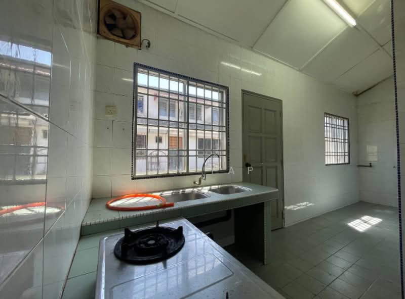 1-storey Terraced House for Sale in Air Putih (Kuantan) - Jyn Yap - Kitchen - PropertyGuru.com.my