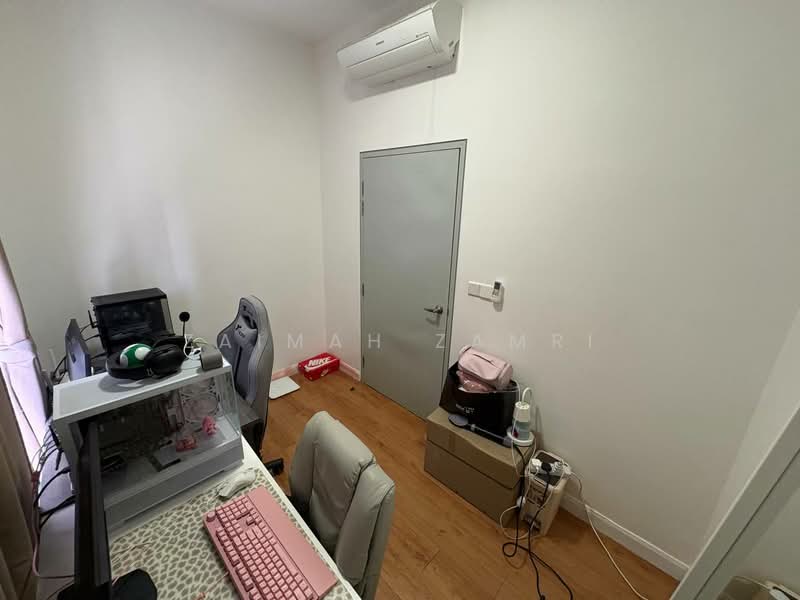 Servis Apartment untuk Disewa di Paramount Utropolis - Zaimah Zamri - Study - PropertyGuru.com.my