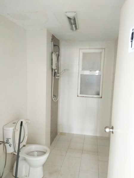 Condominium for Sale at Casa Tropika - Hann . - Bathroom - PropertyGuru.com.my