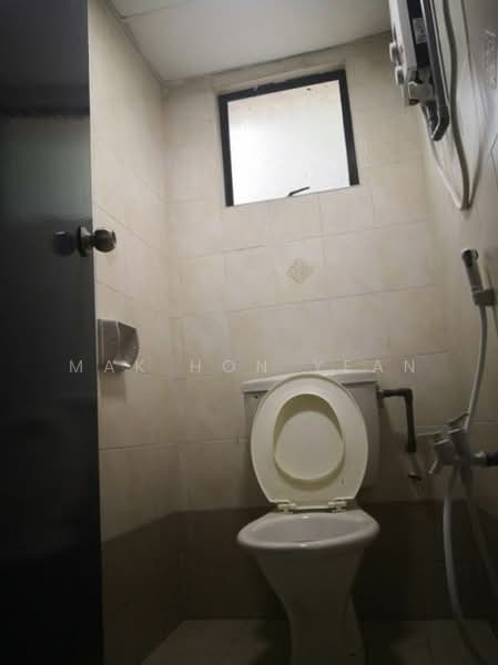 Flat for Rent at Pusat Bandar Puchong - Mak Hon Yean - Bathroom - PropertyGuru.com.my
