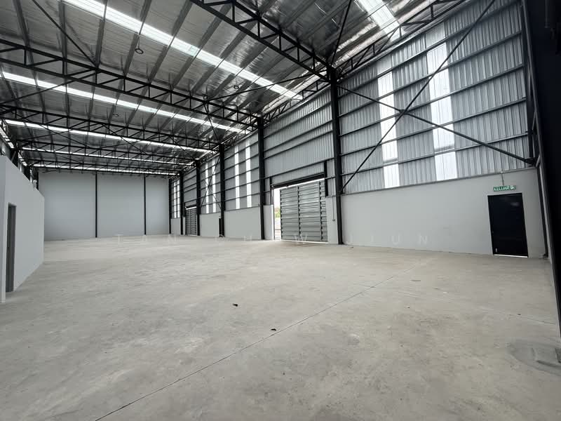 Factory for Rent in Taming Jaya Industrial Park (Seri Kembangan) - Tan Chew Jiun - Interior - PropertyGuru.com.my