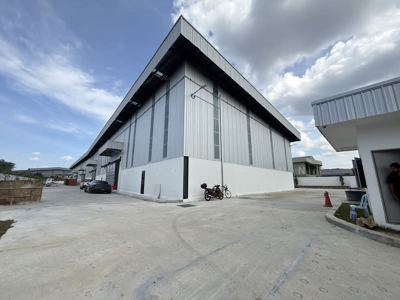 Factory for Rent in Taming Jaya Industrial Park (Seri Kembangan) - Tan Chew Jiun - Exterior - PropertyGuru.com.my