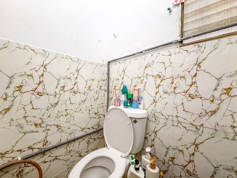 Rumah Teres 2 Tingkat untuk Dijual di Taman Bukit Anggerik (Cheras) - Izzat Zamros - Bathroom - PropertyGuru.com.my