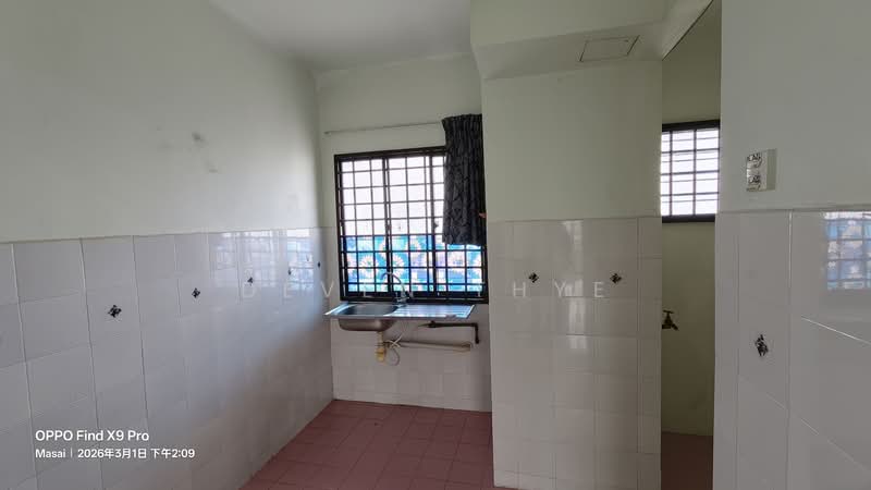 Apartment for Sale at Seri Mutiara Apartment - Deven Thye - Kitchen - PropertyGuru.com.my
