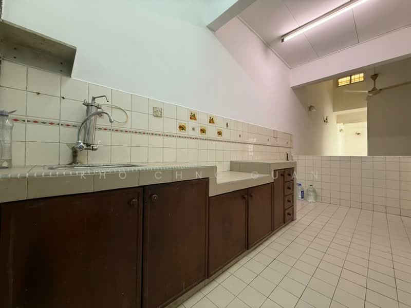Rumah Teres 1 Tingkat untuk Dijual di Bandar Kinrara Seksyen 1 (Bandar Kinrara) - Kho Chng Guan - Kitchen - PropertyGuru.com.my
