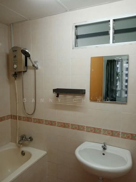 Kondominium untuk Disewa di Putra Place Condominium - Danny Ch'ng - Bathroom - PropertyGuru.com.my