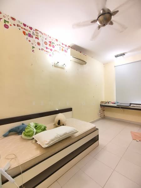Rumah Teres 3 Tingkat untuk Dijual di Pantai Jerejak (Bayan Lepas) - Renee Goh - PropertyGuru.com.my
