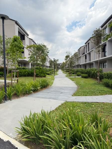 Rumah Teres untuk Dijual di Taman Bukit Serdang (Seri Kembangan) - Oska Quan - Exterior - PropertyGuru.com.my