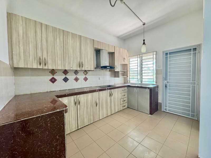 For Rent - [End Lot - 22x65] 2-Storey Taman Timur Enstek Bandar Baru Nilai , N9