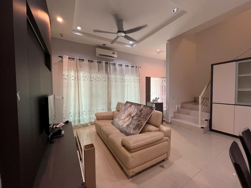3-storey Terraced House for Sale in Setia Pearl Island (Bayan Lepas) - Calvin Keoh - Living Room - PropertyGuru.com.my