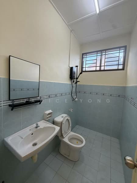 1.5-storey Terraced House for Rent in Taman Setia Indah (Tebrau) - Janice Yong - Bathroom - PropertyGuru.com.my