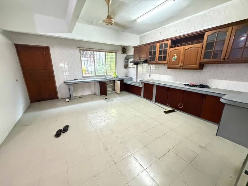 2-storey Terraced House for Sale in Bandar Country Homes (Rawang) - Tiffany Yang - Kitchen - PropertyGuru.com.my