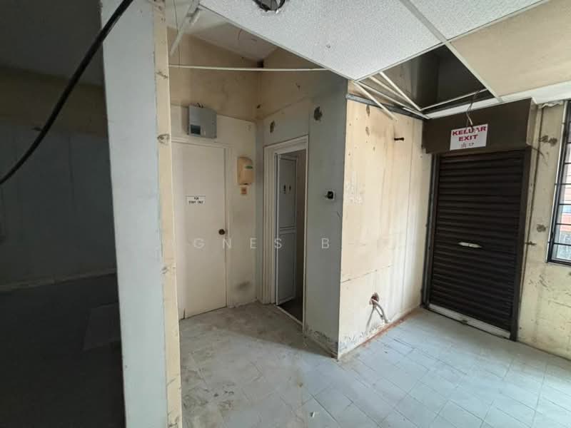 Shop / Office for Rent in Taman Pelangi (Johor Bahru) - Agnes Boo - Interior - PropertyGuru.com.my