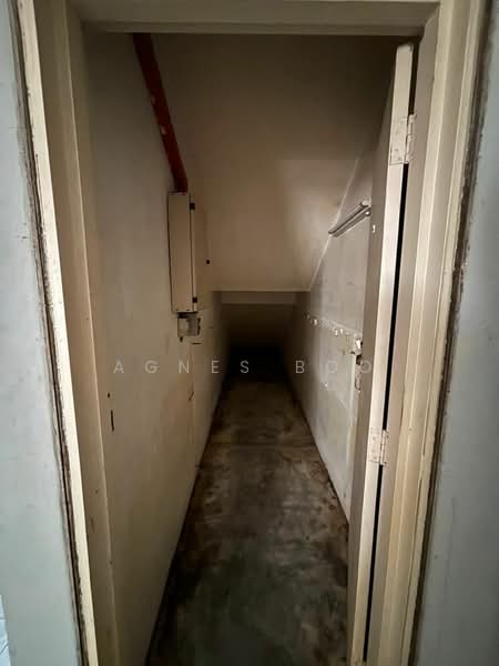 Shop / Office for Rent in Taman Pelangi (Johor Bahru) - Agnes Boo - Corridor - PropertyGuru.com.my