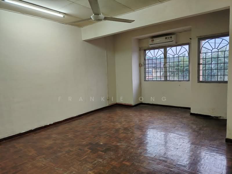 2-storey Terraced House for Rent in Bandar Putra Permai (Seri Kembangan) - Frankie Ong - Living Room - PropertyGuru.com.my