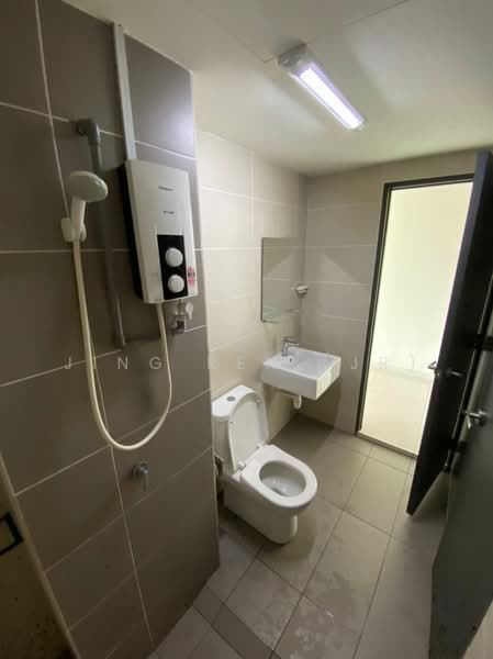 Servis Apartment untuk Disewa di Emira Residence - Jing Ren (JR) - Bathroom - PropertyGuru.com.my