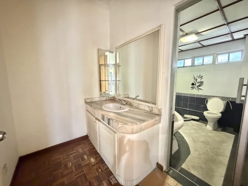 Semi-Detached House for Sale in Cheras (Selangor) - Kris Tan - Bathroom - PropertyGuru.com.my