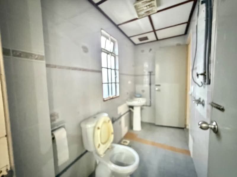 Semi-Detached House for Sale in Cheras (Selangor) - Kris Tan - Bathroom - PropertyGuru.com.my