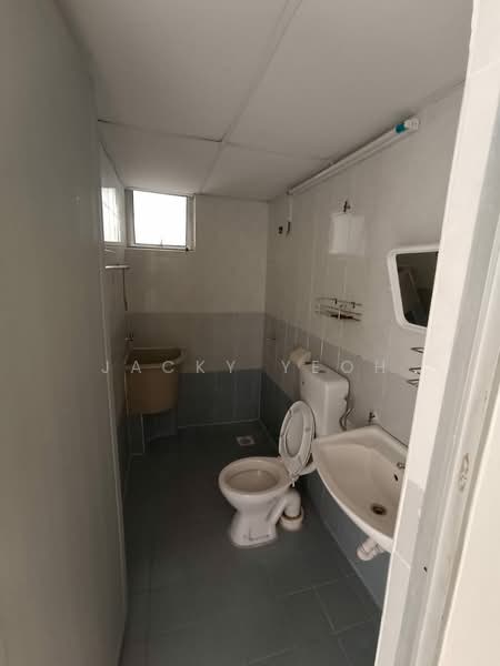 Apartment for Sale at Suria Mutiara - Jacky Yeoh - Bathroom - PropertyGuru.com.my
