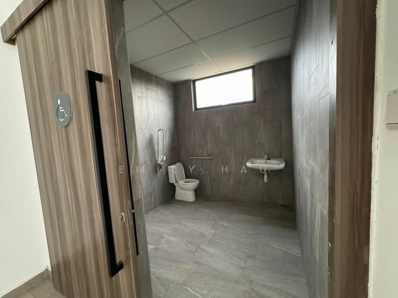 Kilang untuk Disewa di Iskandar Puteri (Nusajaya) (Johor) - Emily Hau - Bathroom - PropertyGuru.com.my