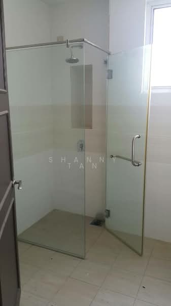 Rumah Berkembar untuk Dijual di Bandar Sungai Long (Selangor) - Shanny Tan - Bathroom - PropertyGuru.com.my