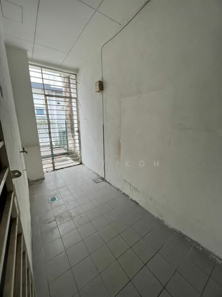 Rumah Teres 2 Tingkat untuk Dijual di Lakeside Residences (Puchong) - Cady Koh - Entrance - PropertyGuru.com.my
