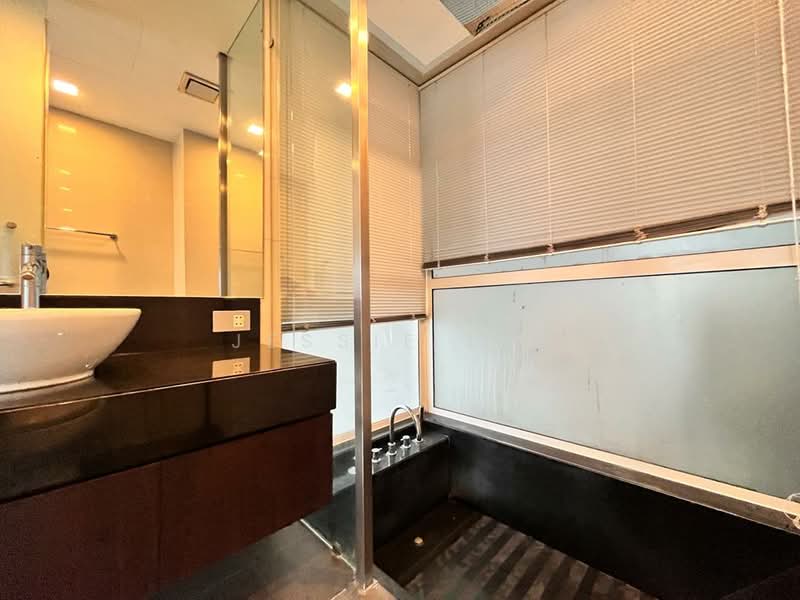 Kondominium untuk Disewa di Suasana Sentral Loft - Jessie Lin - Bathroom - PropertyGuru.com.my