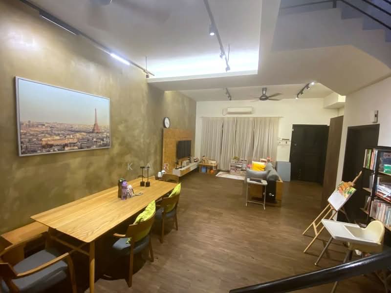 Rumah Teres 2 Tingkat untuk Dijual di Taman Dato' Chellam (Ulu Tiram) - Karl Lim - Living Room - PropertyGuru.com.my