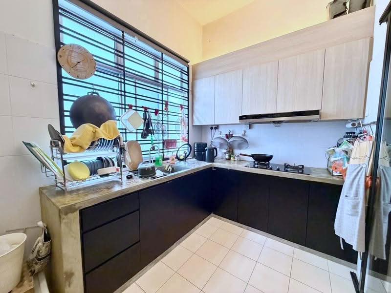 Rumah Teres 2-Tingkat untuk Dijual di Taman Dato' Chellam (Ulu Tiram) - Karl Lim - Kitchen - PropertyGuru.com.my