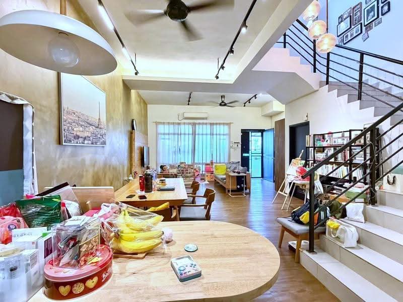 Rumah Teres 2-Tingkat untuk Dijual di Taman Dato' Chellam (Ulu Tiram) - Karl Lim - Living Room - PropertyGuru.com.my