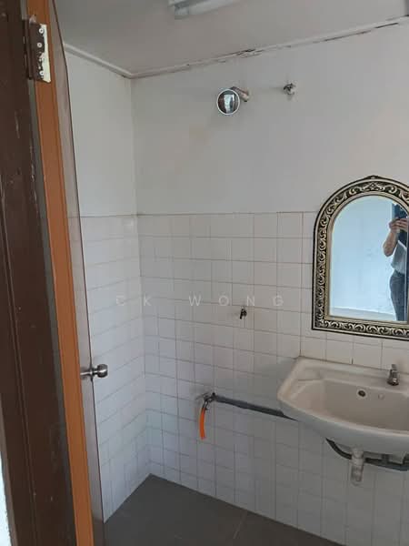 2.5-storey Terraced House for Sale in Segambut (Kuala Lumpur) - CK Wong - Bathroom - PropertyGuru.com.my