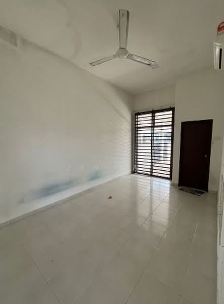 1-storey Terraced House for Sale in Kotasas (Kuantan) - Jyn Yap - Living Room - PropertyGuru.com.my