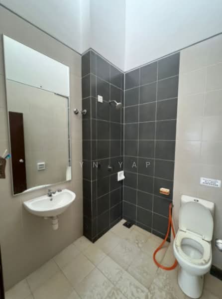 1-storey Terraced House for Sale in Kotasas (Kuantan) - Jyn Yap - Bathroom - PropertyGuru.com.my
