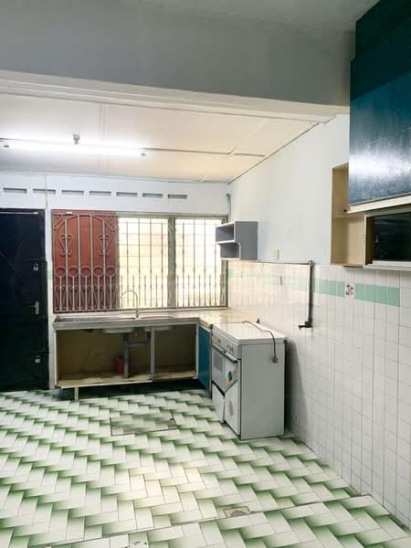 1-storey Terraced House for Rent in Johor Bahru (Johor) - Rain Ng - Kitchen - PropertyGuru.com.my