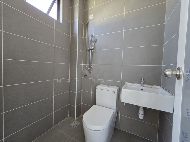 Rumah Teres untuk Dijual di Nilai (Negeri Sembilan) - Mahirah . - Bathroom - PropertyGuru.com.my