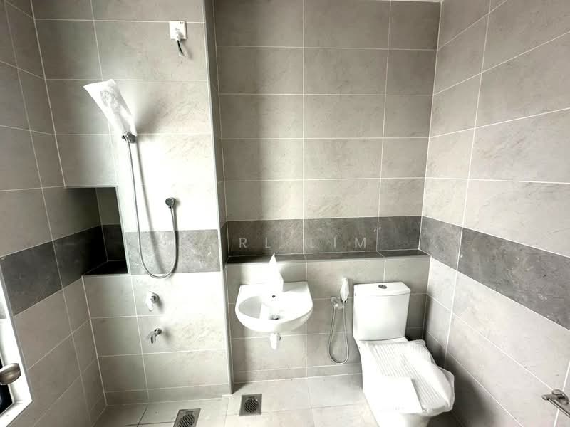 Rumah Teres 2 Tingkat untuk Dijual di Taman Adda Heights (Tebrau) - Karl Lim - Bathroom - PropertyGuru.com.my