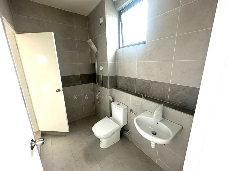 Rumah Teres 2 Tingkat untuk Dijual di Taman Adda Heights (Tebrau) - Karl Lim - Bathroom - PropertyGuru.com.my