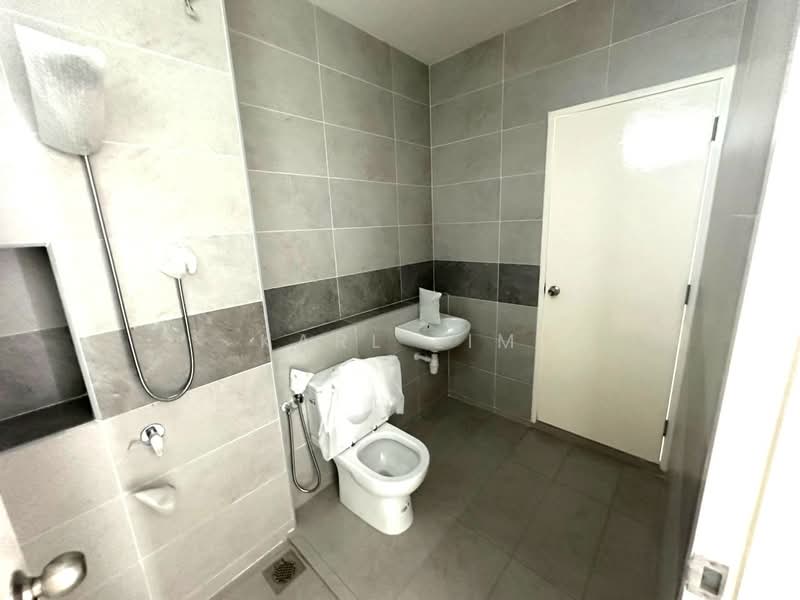 Rumah Teres 2 Tingkat untuk Dijual di Taman Adda Heights (Tebrau) - Karl Lim - Bathroom - PropertyGuru.com.my