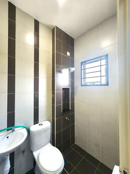 2-storey Terraced House for Sale in Taman Seri Austin (Tebrau) - Karl Lim - Bathroom - PropertyGuru.com.my